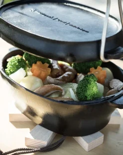 Snow Peak Micro Oval^ Cast Iron