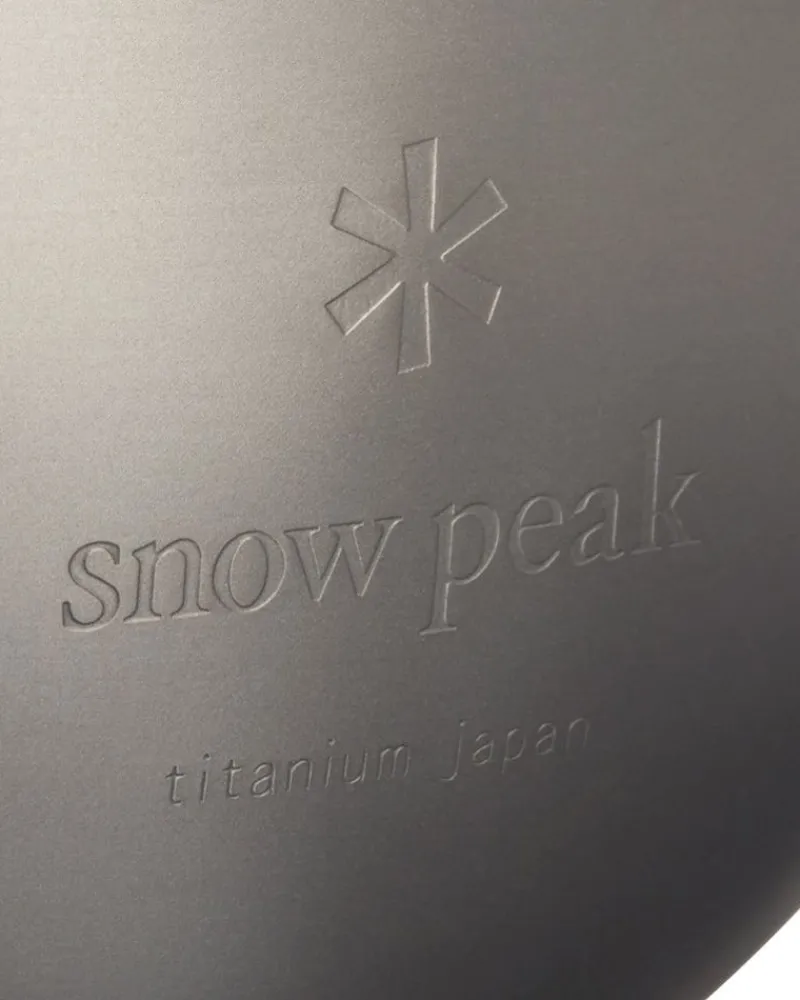 Snow Peak Titanium Curved Flask^ Flasks