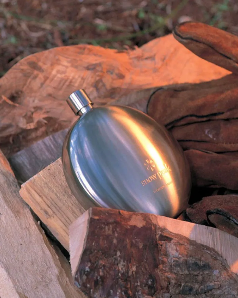 Snow Peak Titanium Curved Flask^ Flasks